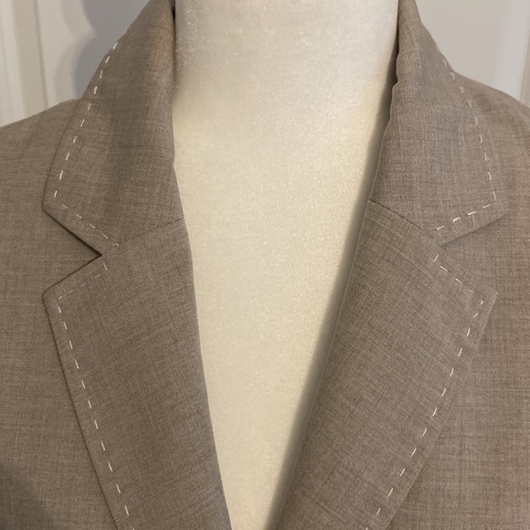 Vintage Versatile Casual Tan Blazer. Size 8. - Picture 7 of 13
